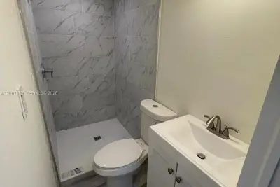 2484 SW 10th St, Miami: photo 1 of 21
