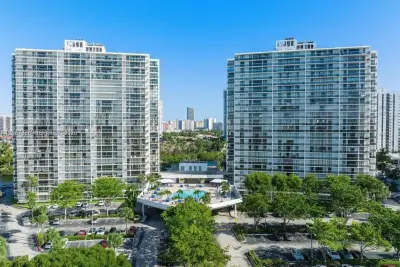 3701 N Country Club Dr #1807, Aventura: photo 1 of 43