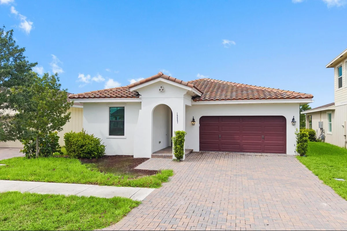 19667 Rugged Trunk Trl, Loxahatchee: photo 1 of 59