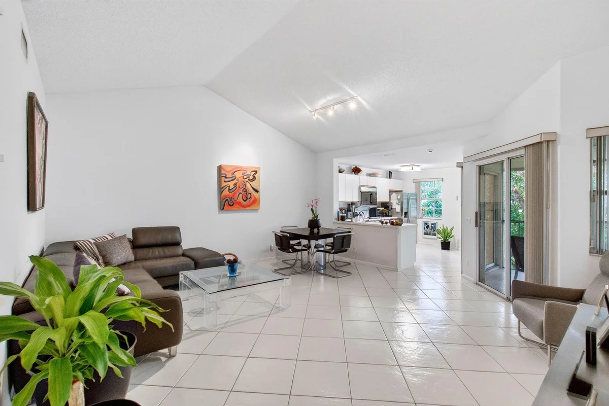 6737 Via Regina, Boca Raton: photo 1 of 18