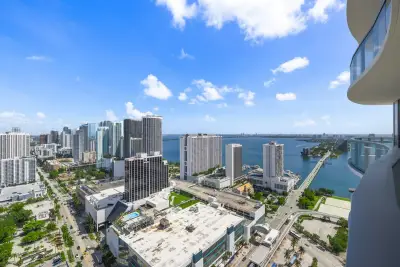 1400 Biscayne Blvd #3607, Miami: photo 1 of 53