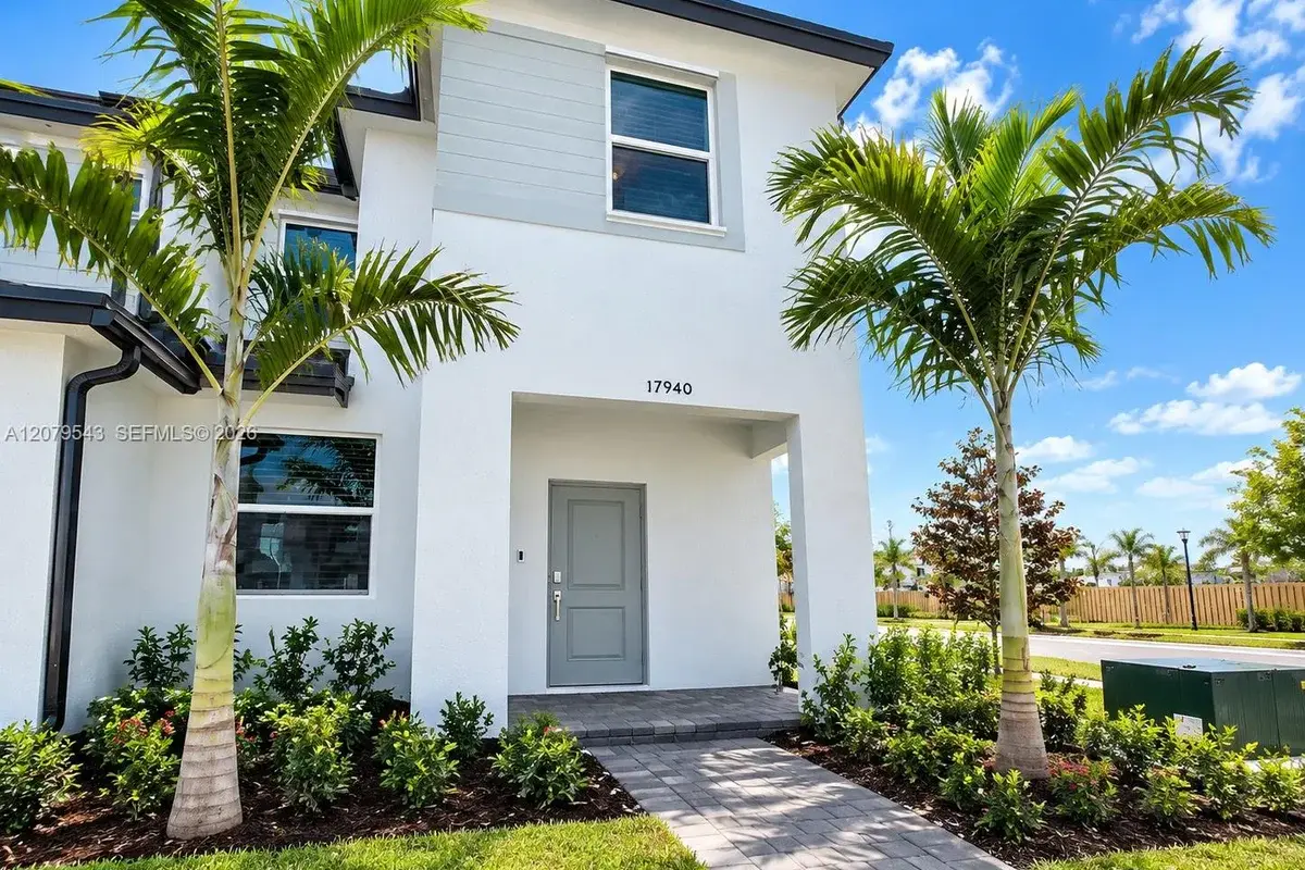 17940 SW 358th St, Homestead: photo 1 of 9