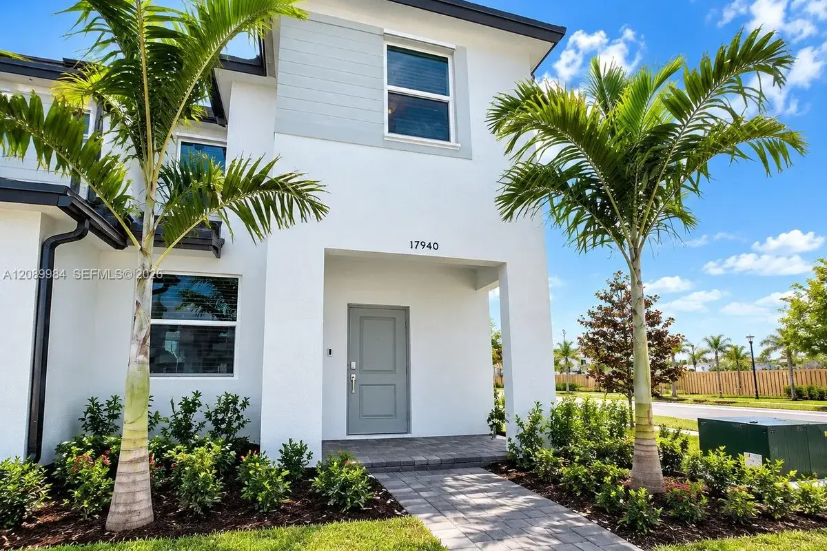 17940 SW 358th St, Homestead: photo 1 of 10