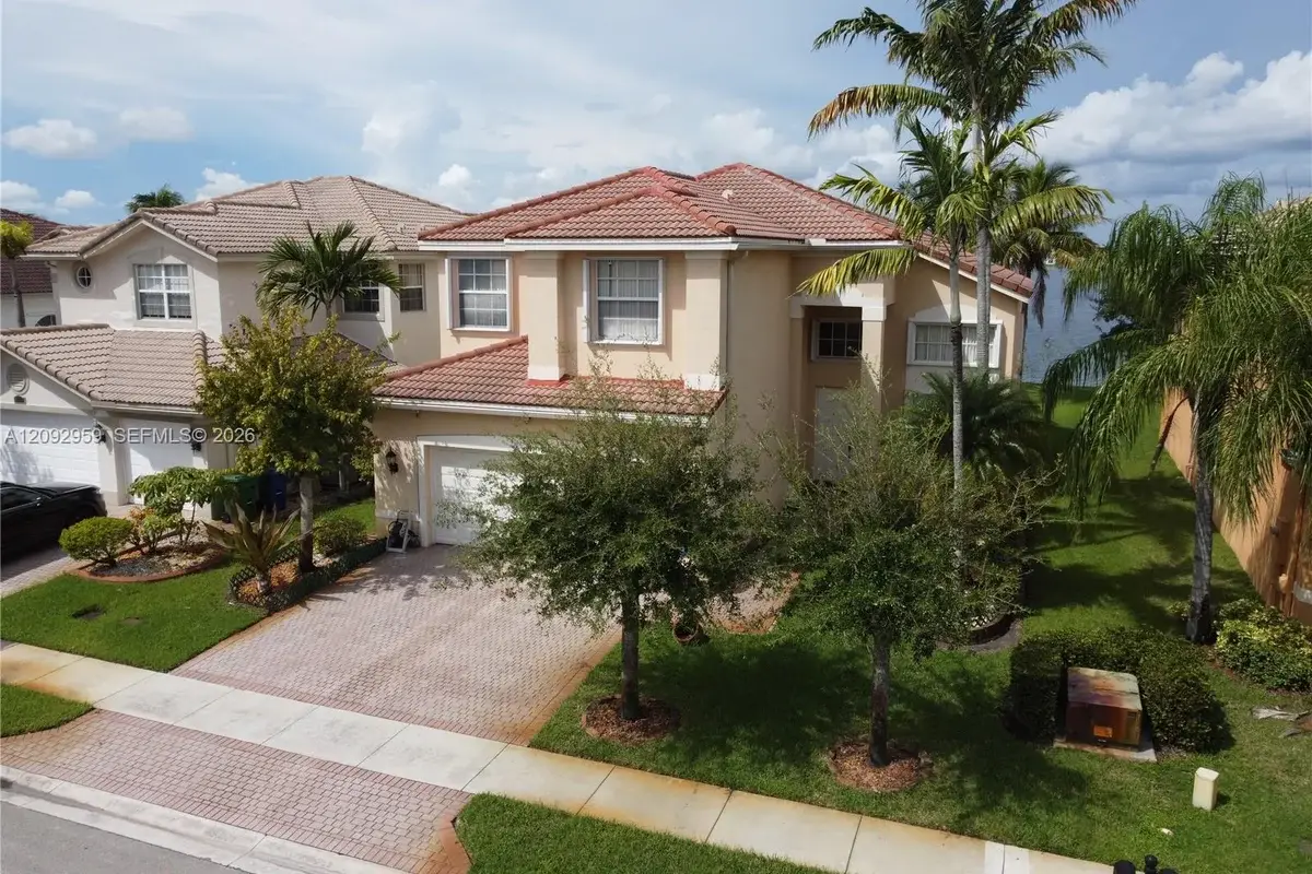 4276 SW 179th Way, Miramar: photo 1 of 25