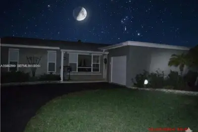 9470 NW 24th St, Sunrise: photo 1 of 31