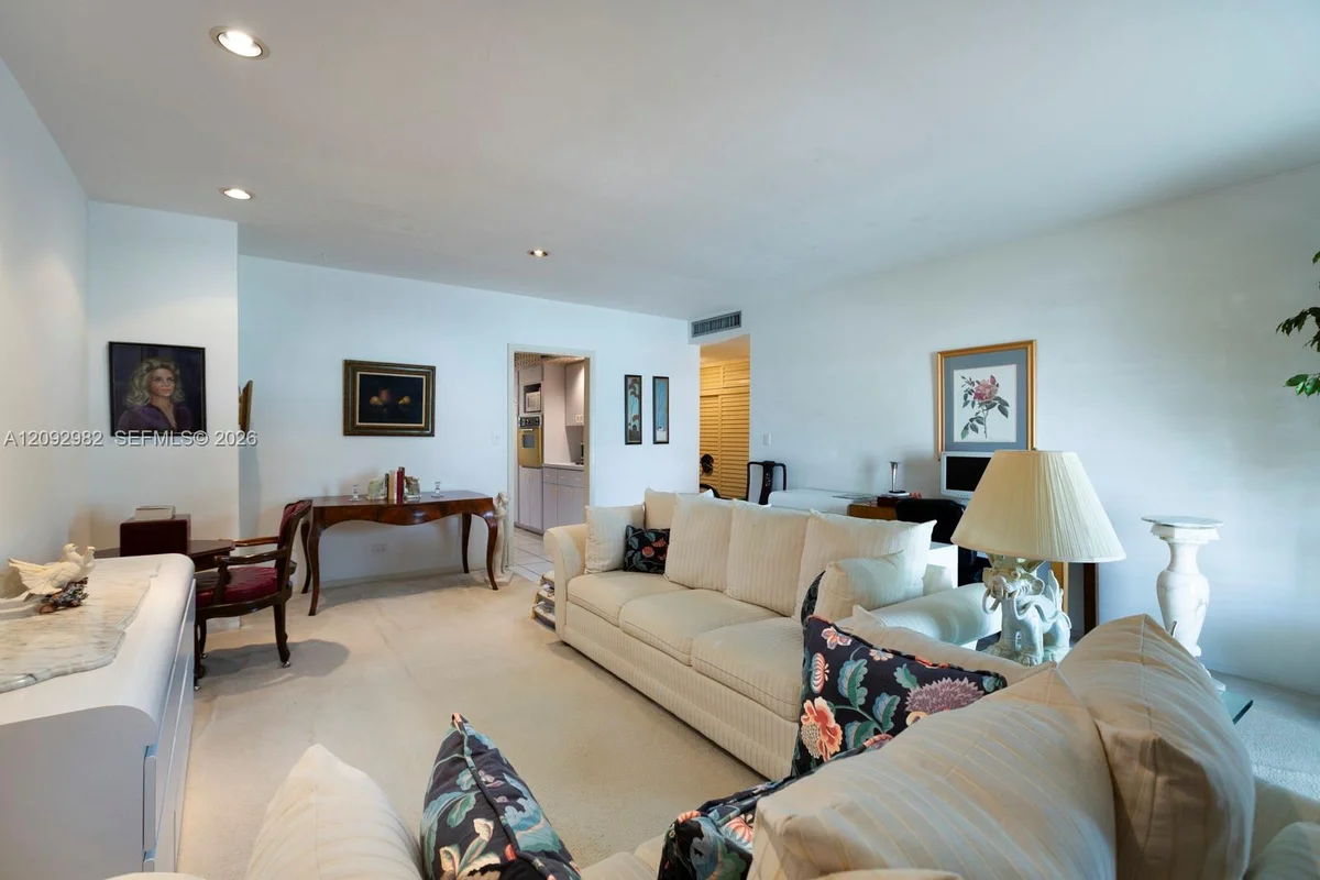 1408 Brickell Bay Dr #414, Miami: photo 1 of 13