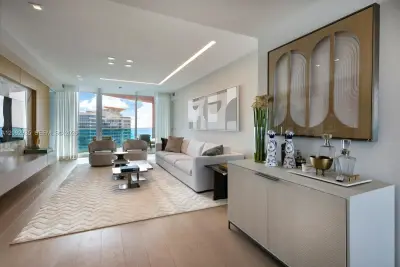 300 S Pointe Dr #4206, Miami Beach: photo 1 of 21