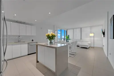 1600 NE 1st Ave #2916, Miami: photo 1 of 53