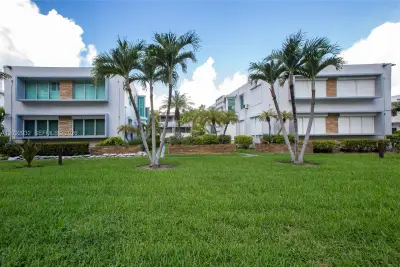 10178 Collins Ave #202, Bal Harbour: photo 1 of 11
