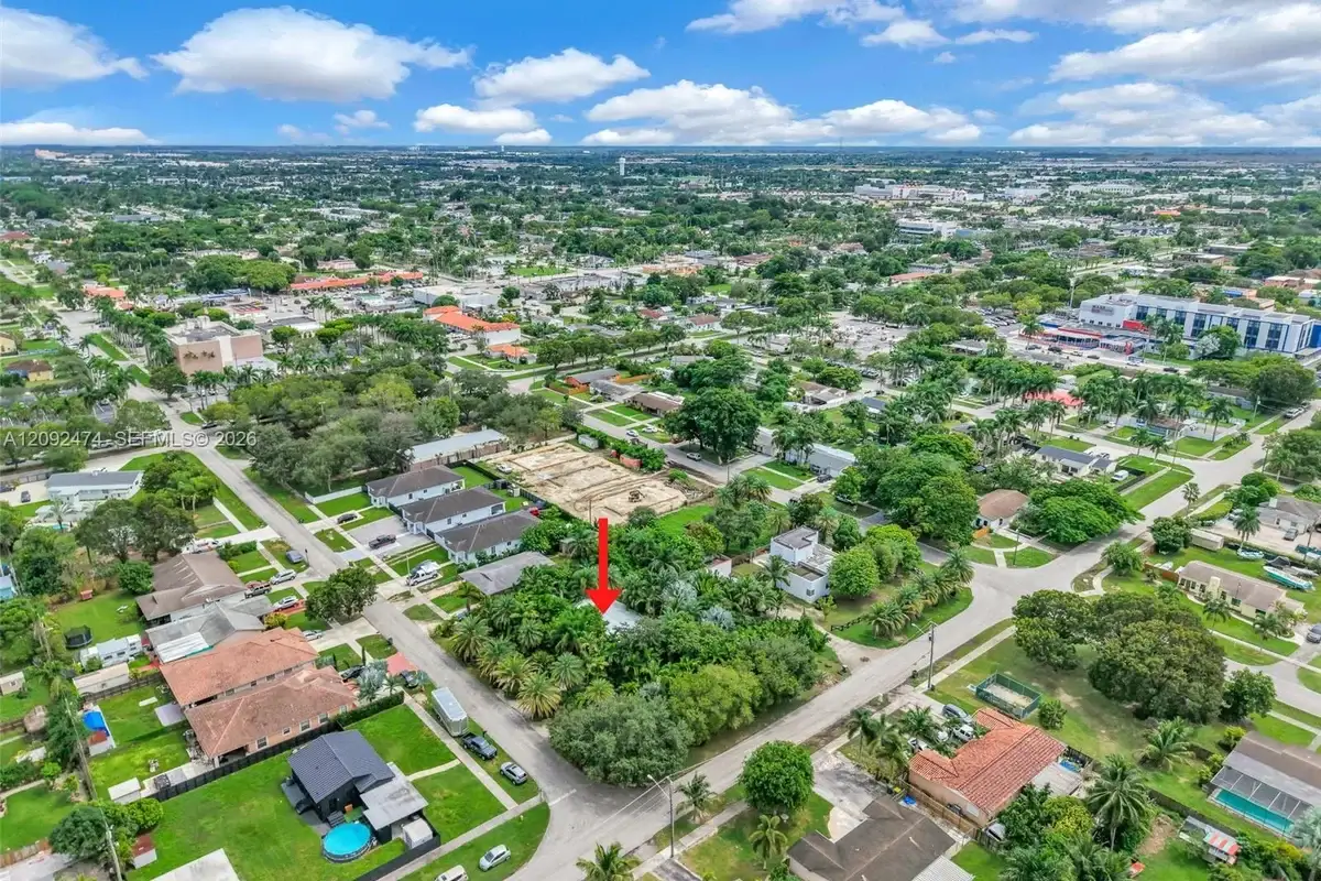 182 NW 16th St, Homestead: photo 1 of 42