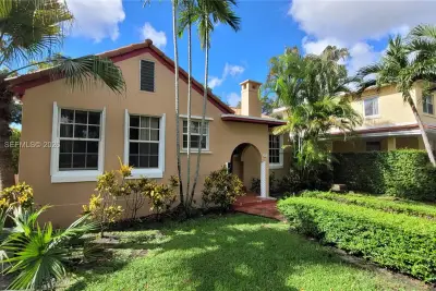 3666 SW 13th Ter, Miami: photo 1 of 33