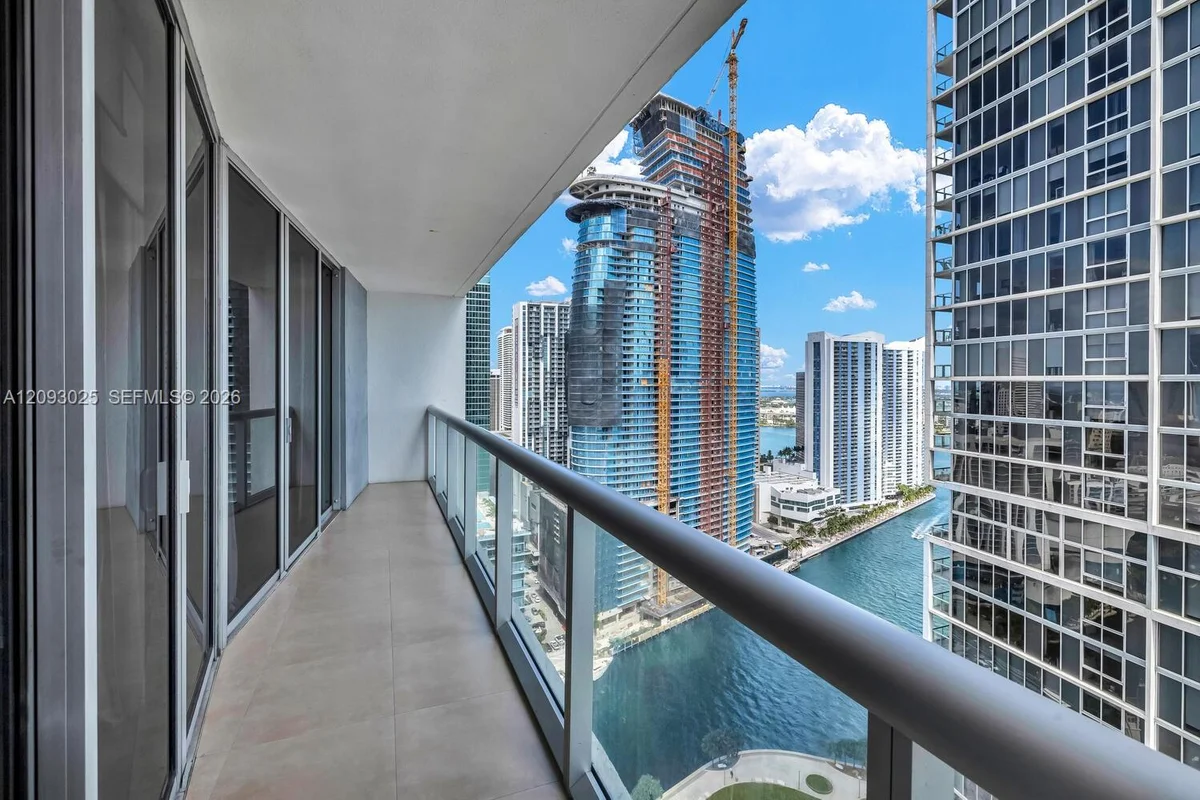 485 Brickell Ave #3201, Miami: photo 1 of 16