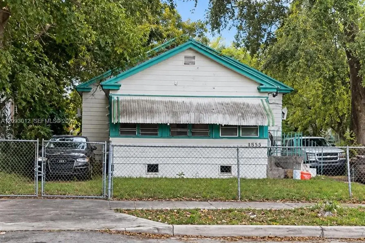 5830 NW 5th Ave, Miami: photo 1 of 10