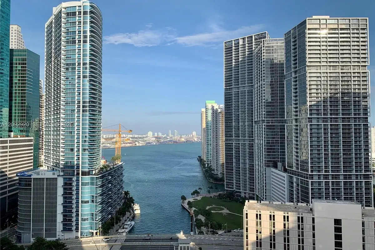 31 SE 5th St #2806, Miami: photo 1 of 17