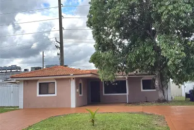 2420 N 59th Ter, Hollywood: photo 1 of 33