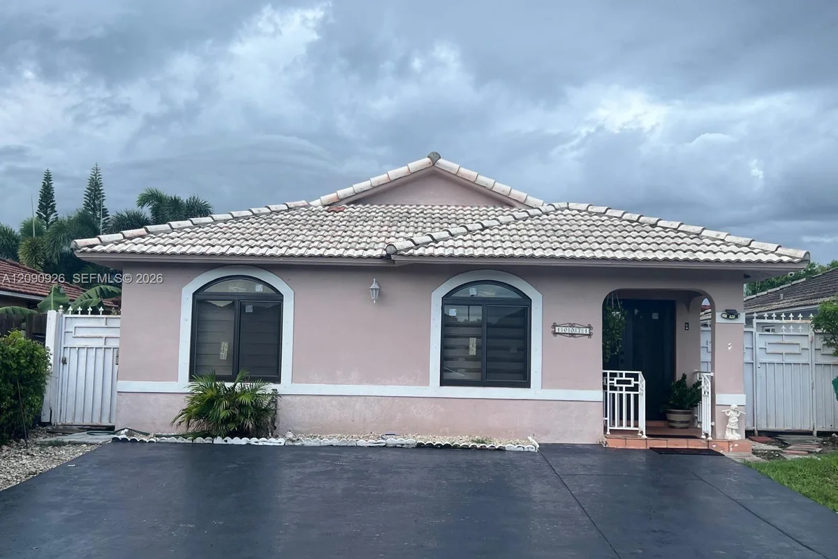 10071 NW 127 Ter, Hialeah Gardens: photo 1 of 14