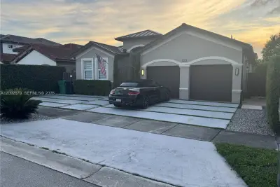1150 NW 135th Ct, Miami: photo 1 of 14