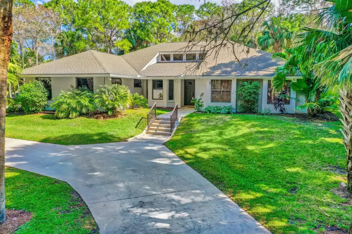 8300 159th Ct N, Palm Beach Gardens: photo 1 of 59