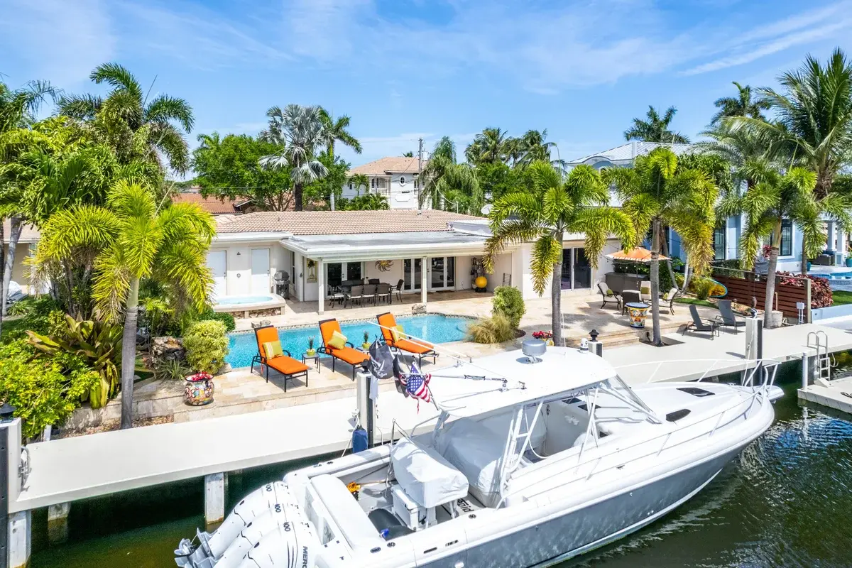 2330 NE 48th St NE, Lighthouse Point: photo 1 of 47