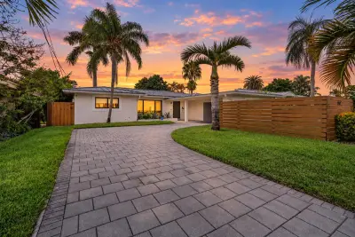 1717 NE 20th Ave, Fort Lauderdale: photo 1 of 46