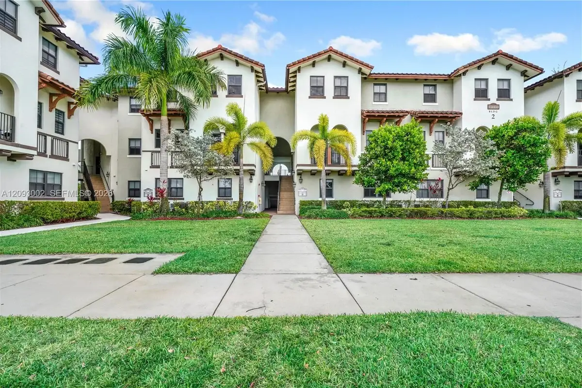 10620 NW 88th St #207, Doral: photo 1 of 35