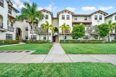 10620 NW 88th St #207, Doral: photo 1 of 35