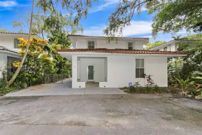 3625 SW 37th Ave #11, Miami: photo 1 of 23