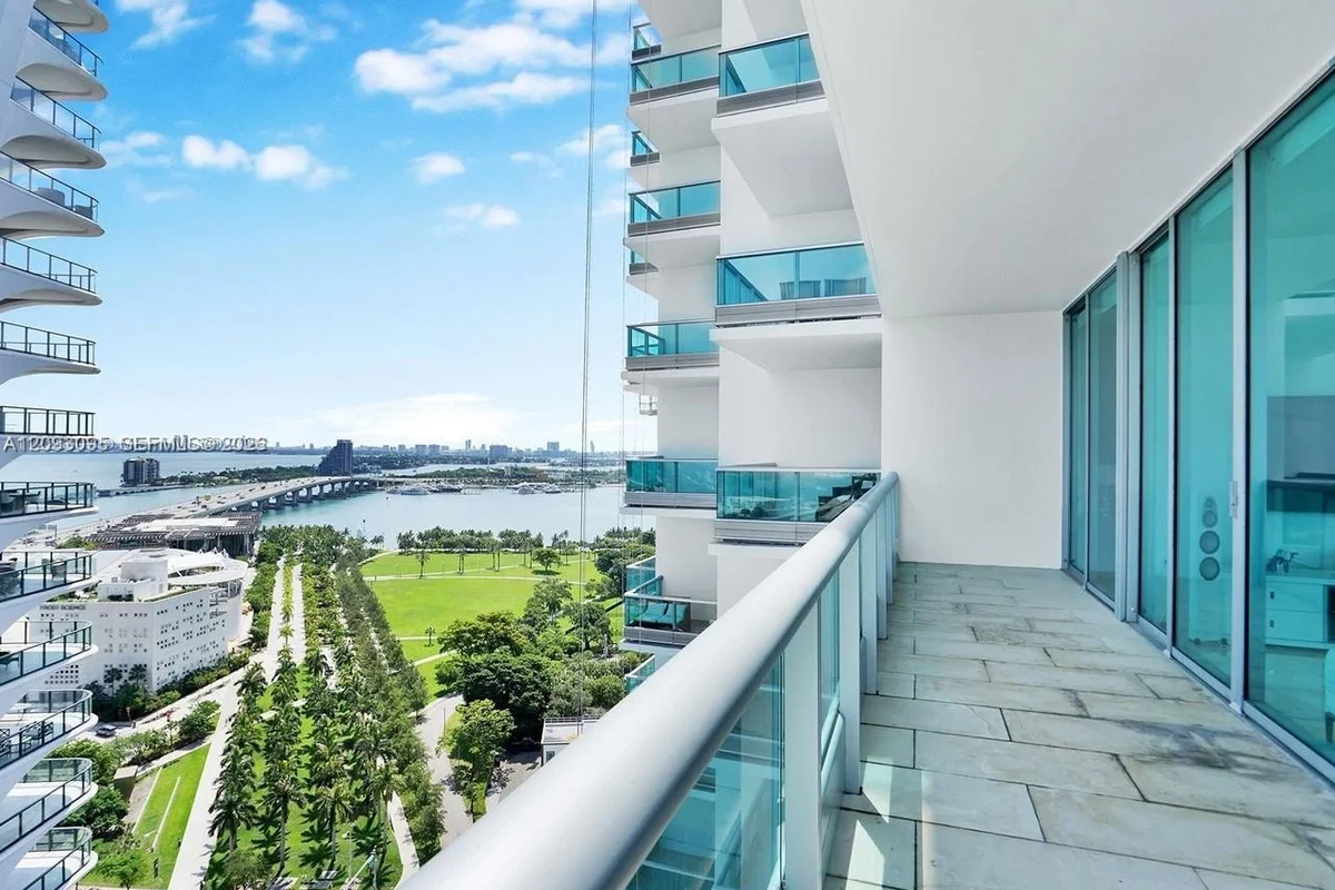 900 Biscayne Blvd #2412, Miami: photo 1 of 19
