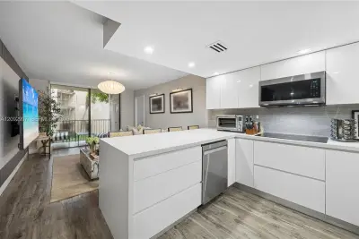 14601 N Kendall Dr #206K, Miami: photo 1 of 33