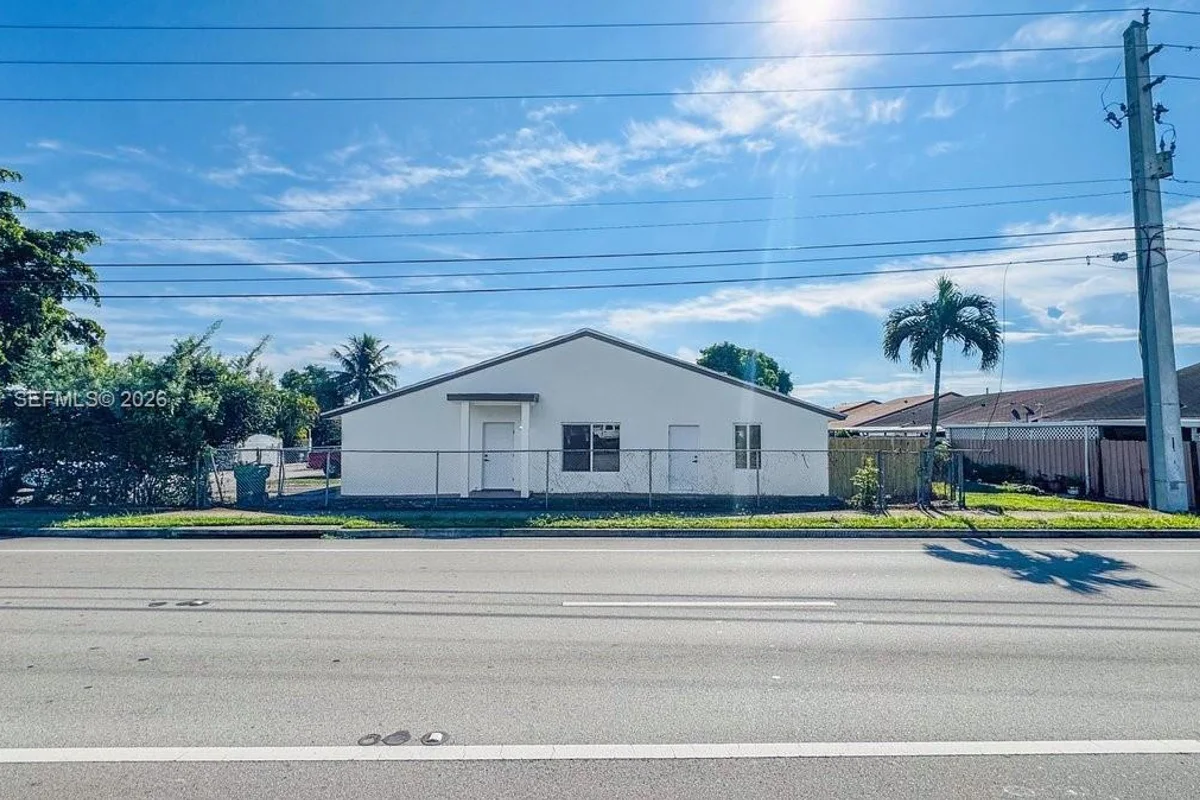 18814 NW 46th Ave, Miami Gardens: photo 1 of 38