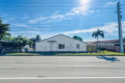 18814 NW 46th Ave, Miami Gardens: photo 1 of 38