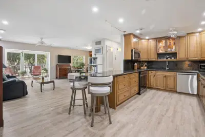 6431 Bay Club Dr #3, Fort Lauderdale: photo 1 of 35