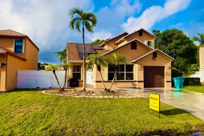 106 Azalea Cir, Boynton Beach: photo 1 of 16