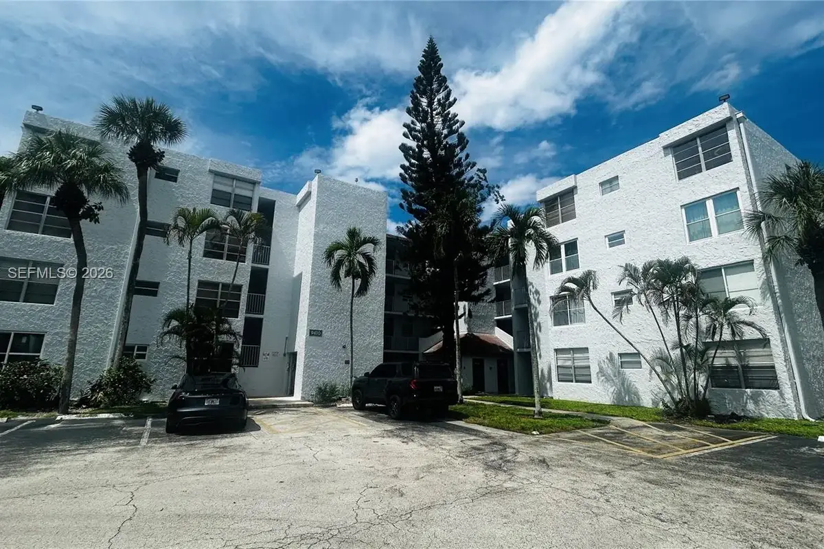 9410 Live Oak Pl #207, Davie: photo 1 of 23