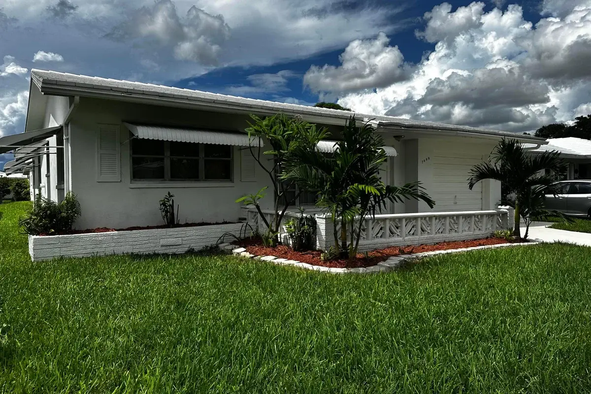 7009 NW 66th Ter, Tamarac: photo 1 of 18