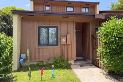 4291 S Pine Island Rd, Davie: photo 1 of 15