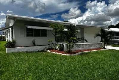 7009 NW 66th Ter, Tamarac: photo 1 of 18