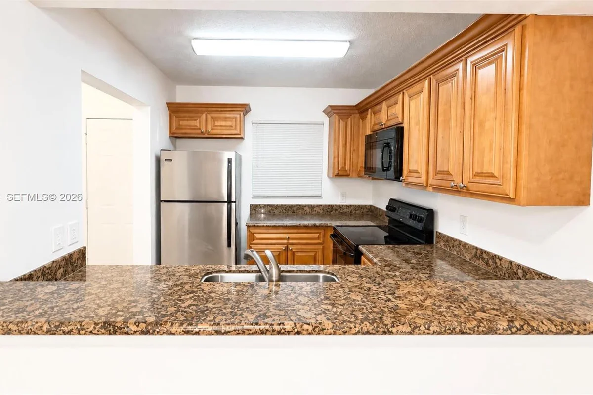 1545 Lake Crystal Dr #H, West Palm Beach: photo 1 of 14