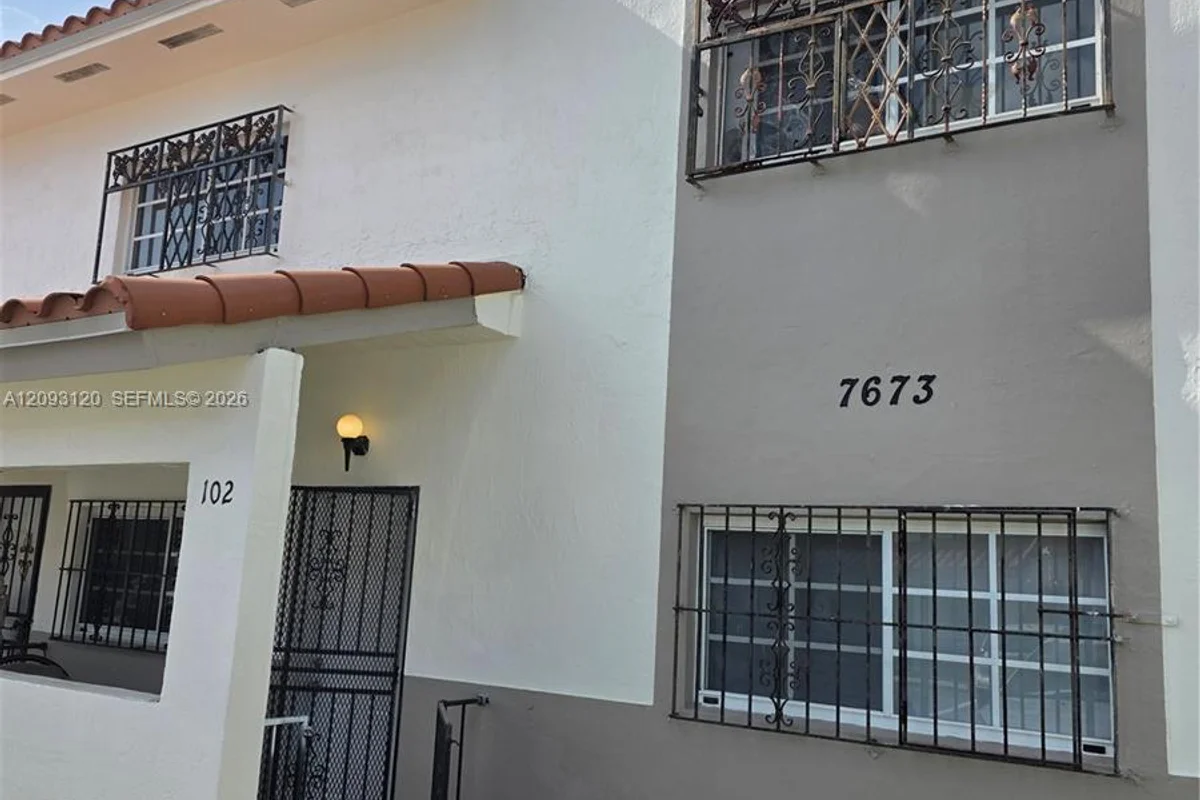 7673 W 29th Ln #102-47, Hialeah: photo 1 of 14