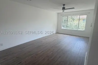 3239 NW 103rd Ter #304-C, Coral Springs: photo 1 of 8