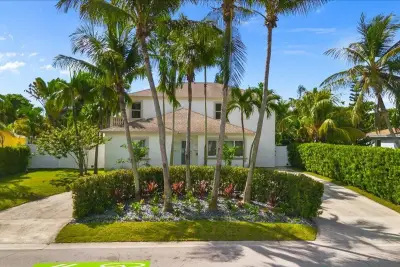 360 Gregory Rd, West Palm Beach: photo 1 of 34