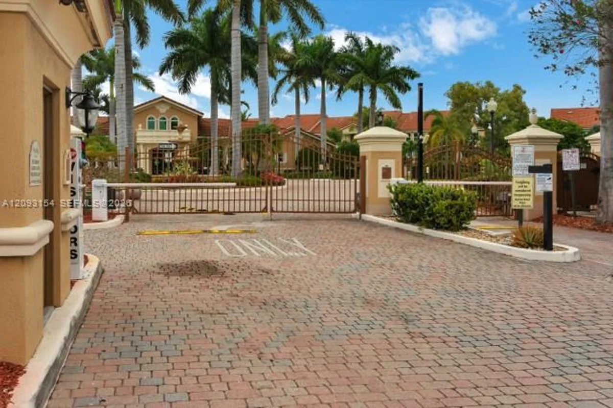 313 Villa Cir, Boynton Beach: photo 1 of 19