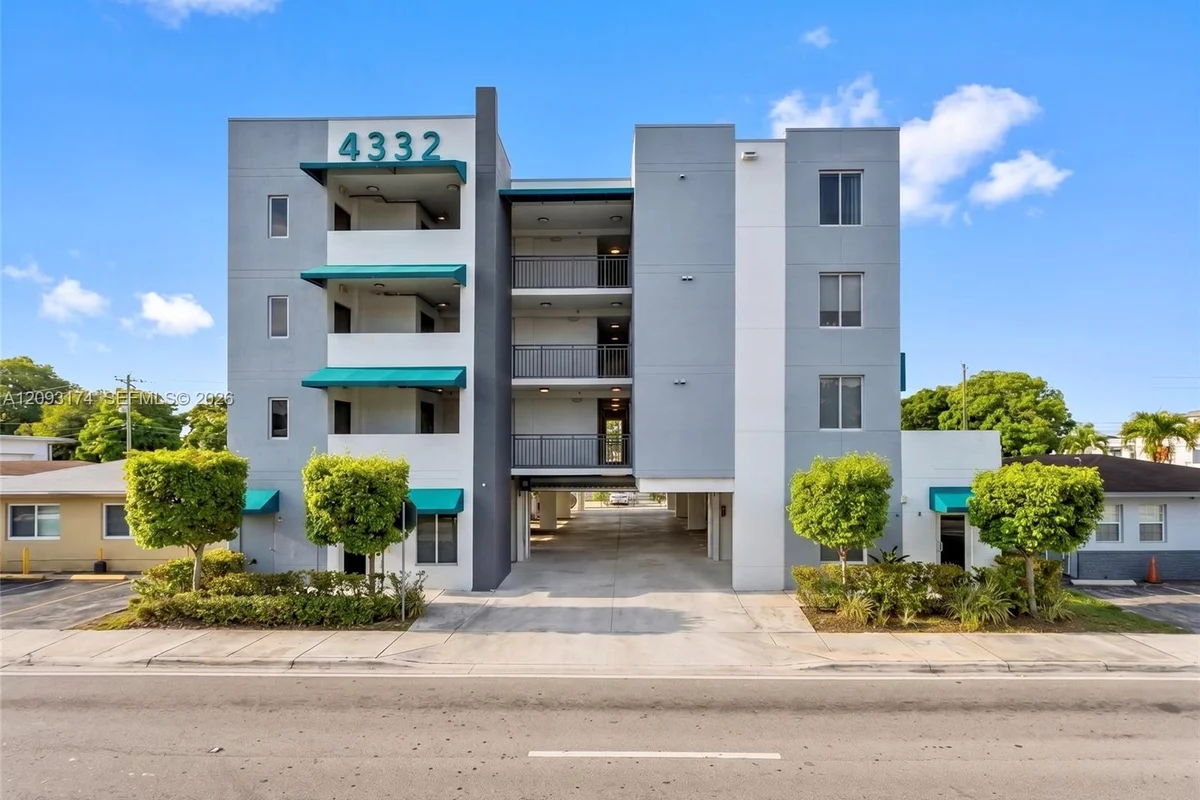 4332 W Flagler #301, Miami: photo 1 of 19