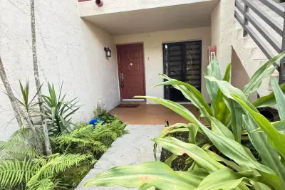20015 NE 3rd Ct #5, Miami: photo 1 of 14