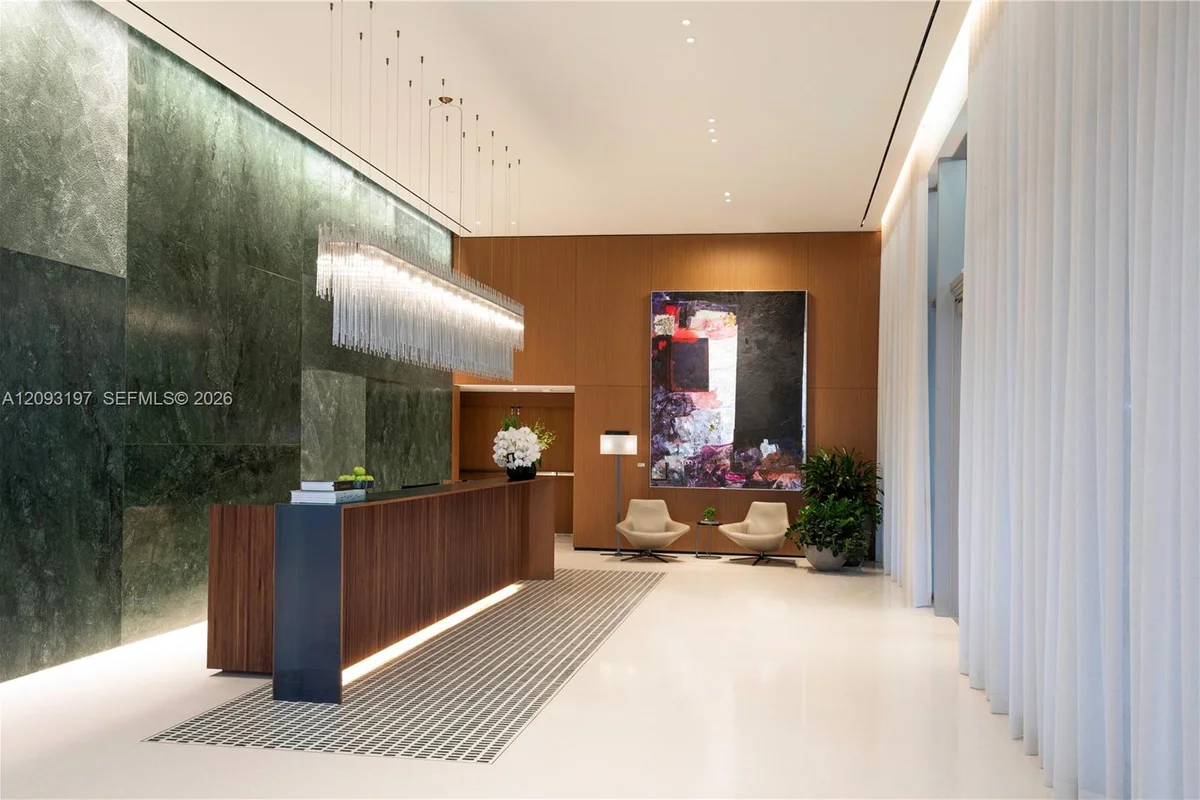 1400 Biscayne Blvd #1701, Miami: photo 1 of 2
