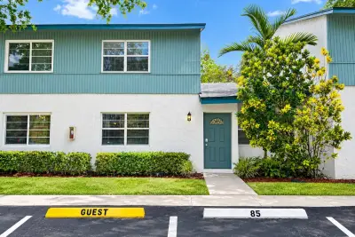 7385 W Sunrise Blvd, Plantation: photo 1 of 13