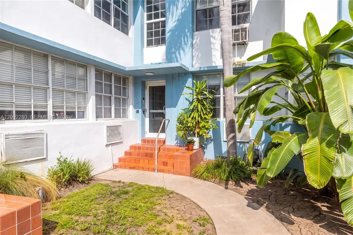1005 Meridian Ave #8, Miami Beach: photo 1 of 26