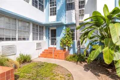 1005 Meridian Ave #8, Miami Beach: photo 1 of 26