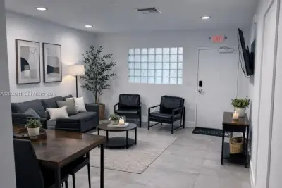 645 Palmetto Dr #3, Miami Springs: photo 1 of 5