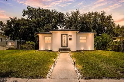 1785 NW 52nd St, Miami: photo 1 of 49